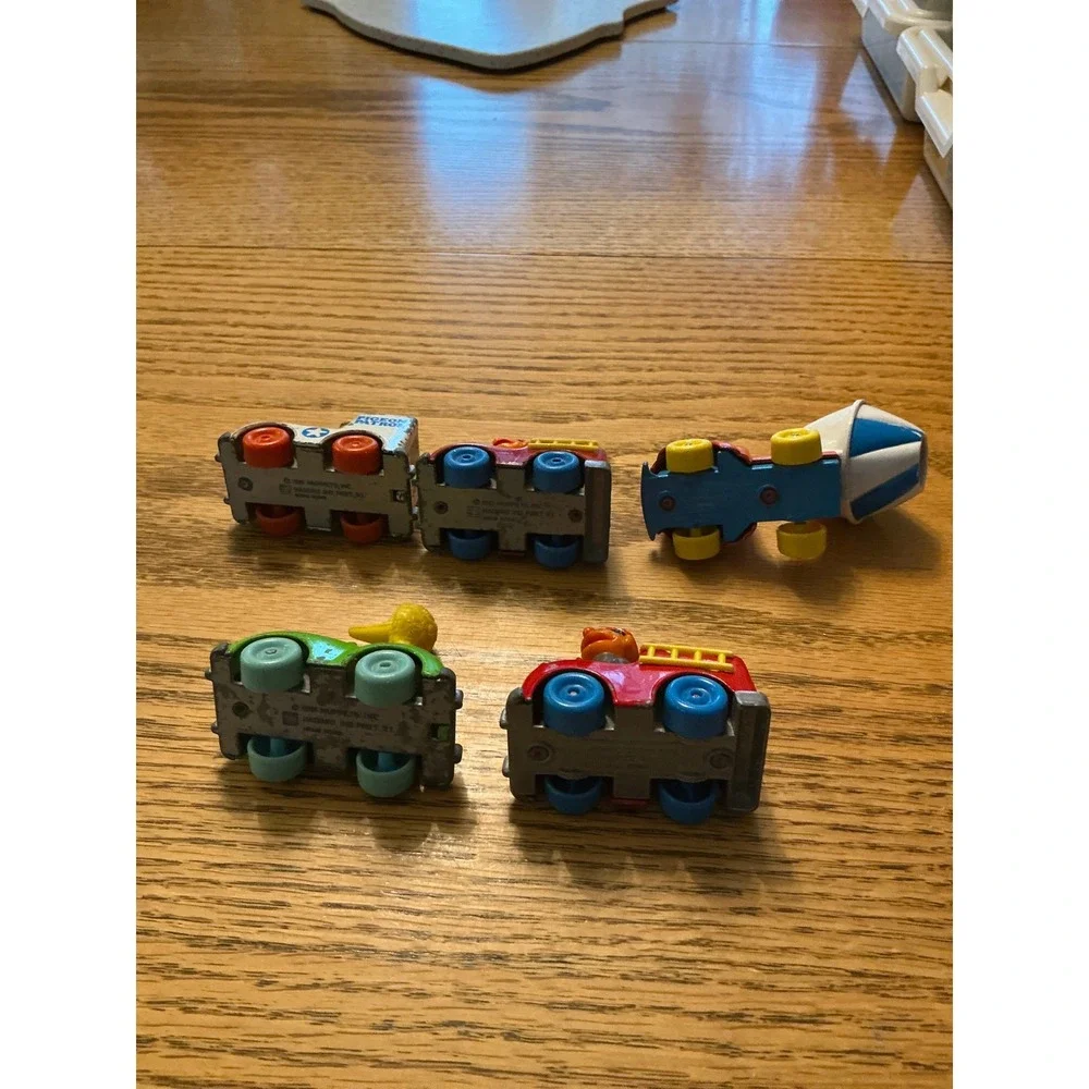 Vintage Sesame Street Vehicle metal 5 Mini Figures Ernie Bert Big‎ Bird Elmo